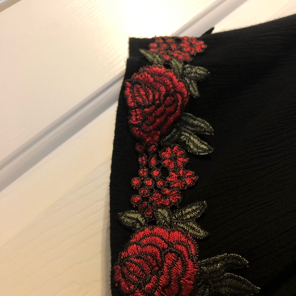 Top - Picture 2 of 4